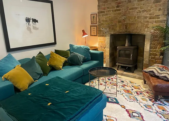 Beautiful London Victorian House, Sleeps 12
